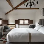 La Gabbia Del Grillo Apartments & Suites
